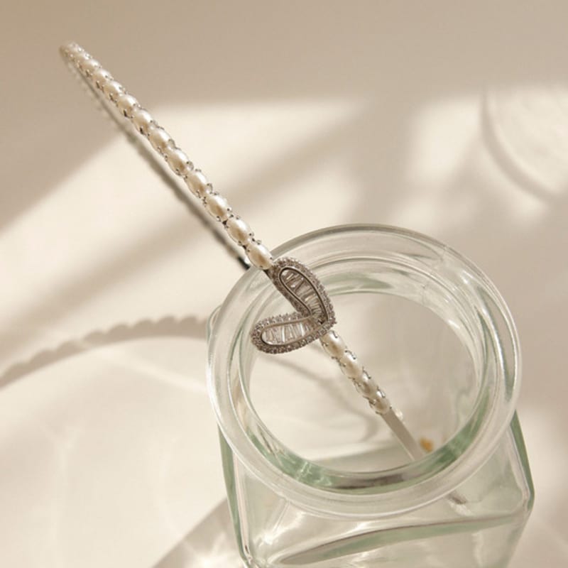 J.Lauren Pearl Cubic Heart Slim Hair Band H01139 single type
J.Lauren Pearl Cubic Heart Slim Hair Band H01139 single type