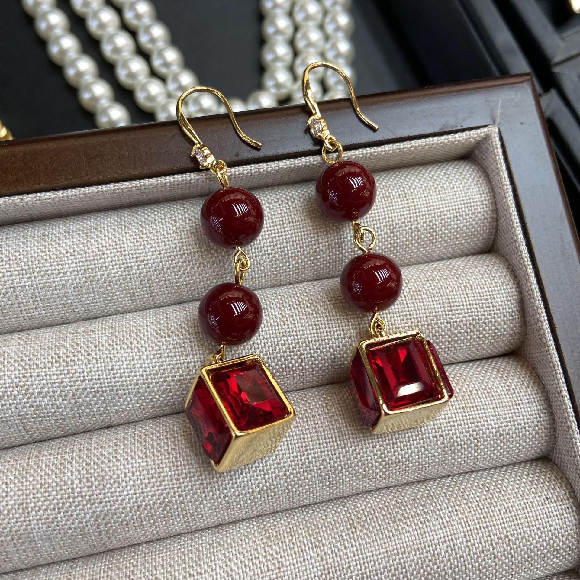 Винтажное ожерелье-цепочка Qingdao 10 мм из жемчуга Шицзя, длинное, цепочка для свитера, набор с красным цирконом и крючками для серег
Винтажное ожерелье-цепочка Qingdao 10 мм из жемчуга Шицзя, длинное, цепочка для свитера, набор с красным цирконом и крючками для серег