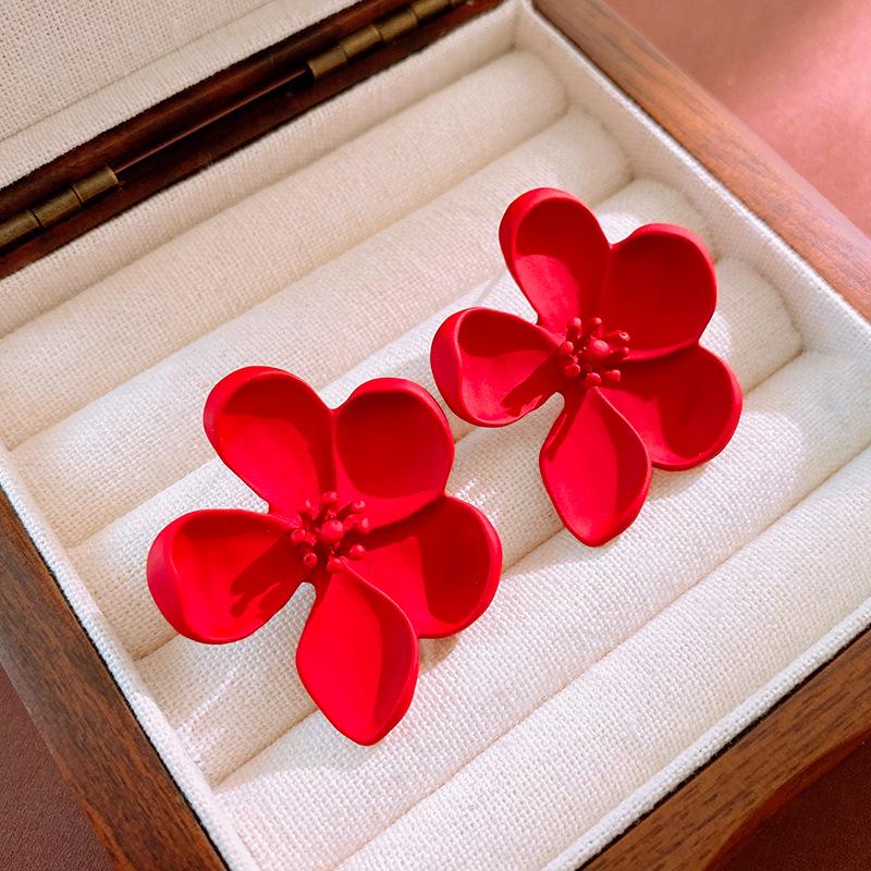 Серьги с цветочным мотивом Серебряная игла : Элегантные серьги-гвоздики высокого класса, супер фея, милые, универсальный стиль, вневременные украшения для женщин.
Серьги с цветочным мотивом Серебряная игла : Элегантные серьги-гвоздики высокого класса, супер фея, милые, универсальный стиль, вневременные украшения для женщин.