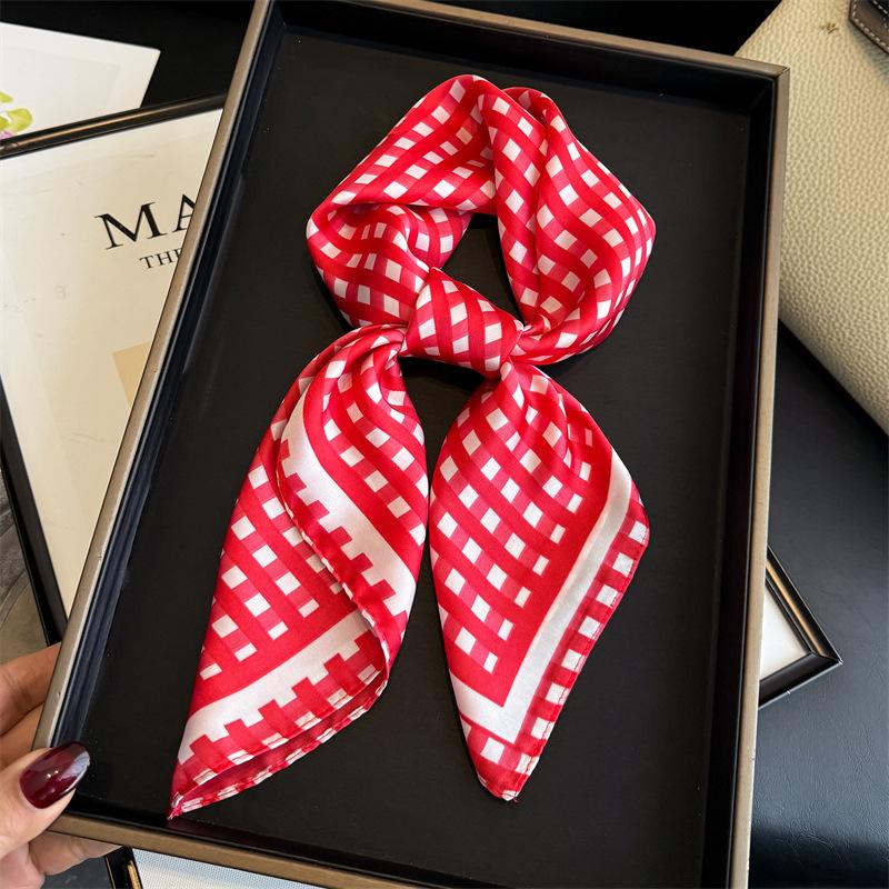 Fashion Scarf Turban Hijab Luxury Print Female Headscarf Bandana Wraps Handkerchief Neckerchief Square Headband Shawl Windproof 70x70cm
Fashion Scarf Turban Hijab Luxury Print Female Headscarf Bandana Wraps Handkerchief Neckerchief Square Headband Shawl Windproof 70x70cm