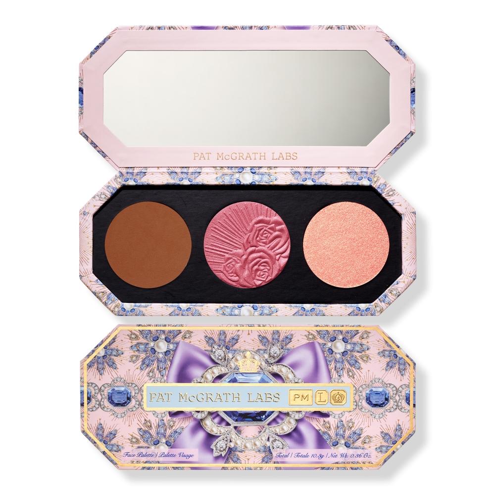 PAT McGRATH LABS Divine Blush + Bronze + Glow Trio
PAT McGRATH LABS Divine Blush + Bronze + Glow Trio