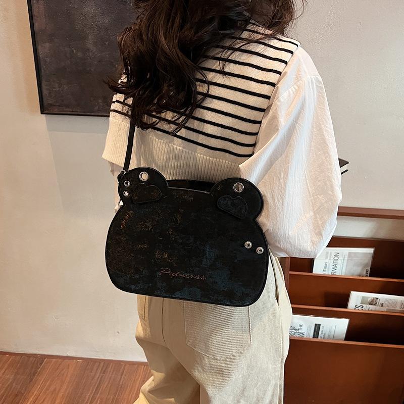 Женская сумка 2025 новая трендовая однотонная повседневная простая текстурная сумка-мессенджер через плечо для поездок на работу 27*8*22 чёрный