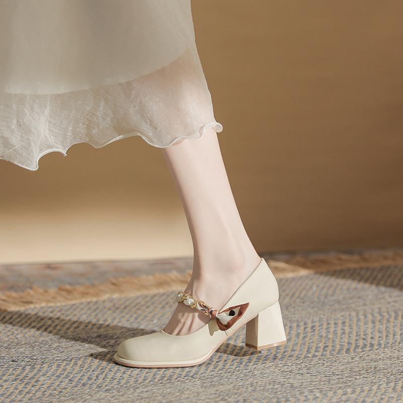 Single shoes women s shoes are not tired in summer, small single shoes 6CM high thick heel metal chain ribbon single shoes single shoes women 34
Single shoes women s shoes are not tired in summer, small single shoes 6CM high thick heel metal chain ribbon single shoes single shoes women 34
