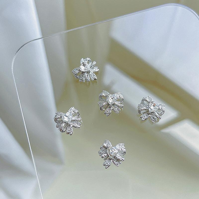 5Pcs Bows Heart Diamond Nail Art Charm 3D Alloy Bow Heart Nail Decoration Diy Nail Accessories білий
5Pcs Bows Heart Diamond Nail Art Charm 3D Alloy Bow Heart Nail Decoration Diy Nail Accessories білий