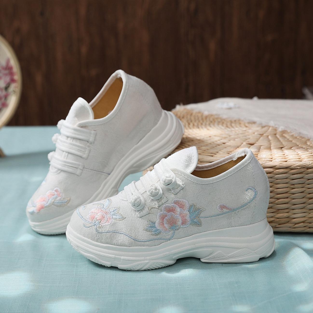 Like a book, know, new canvas shoes, embroidered shoes, old Beijing cloth shoes, thickened little white shoes, sports shoes, ancient shoes 34
Like a book, know, new canvas shoes, embroidered shoes, old Beijing cloth shoes, thickened little white shoes, sports shoes, ancient shoes 34