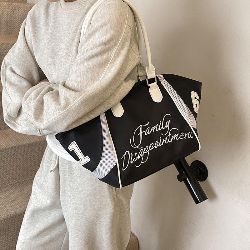 2025 new niche design letter versatile portable tote bag casual commuter shoulder handbag 48*11.5*27 чёрный
2025 new niche design letter versatile portable tote bag casual commuter shoulder handbag 48*11.5*27 чёрный