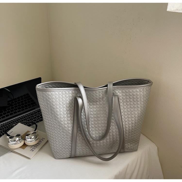 2025 новая тенденция высокой текстуры сумка-тоут большая вместимость сумка для поездок на работу ретро мода сумка под мышкой сумка на плечо женская серебряный
2025 новая тенденция высокой текстуры сумка-тоут большая вместимость сумка для поездок на работу ретро мода сумка под мышкой сумка на плечо женская серебряный