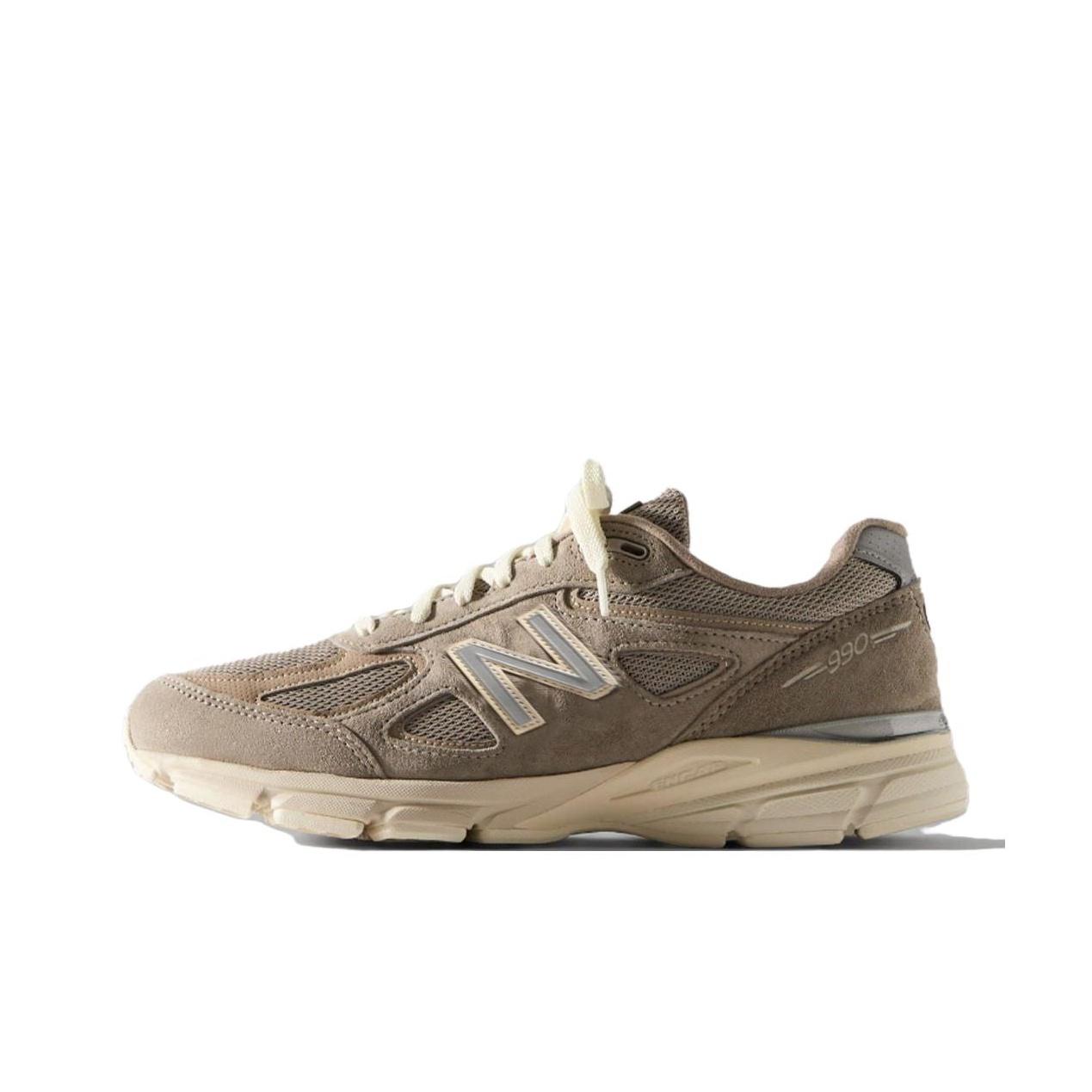 Новые New Balance 990v4 MiUSA Kith Moonrock U990KT4 44
Новые New Balance 990v4 MiUSA Kith Moonrock U990KT4 44