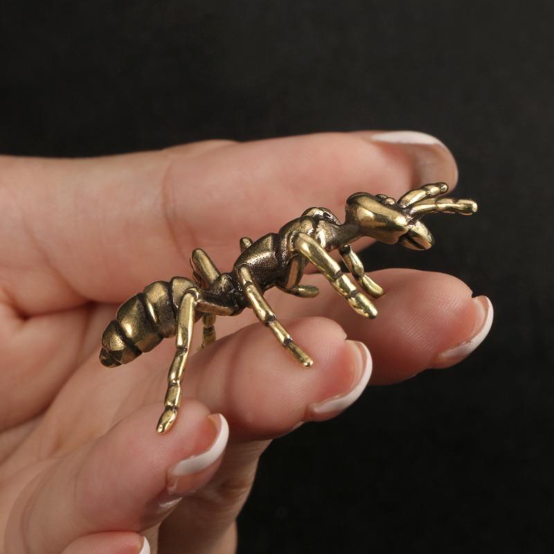 Brass Ant Figurines Miniature Simulation Insect Desk Ornament Table Tea Pets Antique Copper Crafts Home Decors
Brass Ant Figurines Miniature Simulation Insect Desk Ornament Table Tea Pets Antique Copper Crafts Home Decors