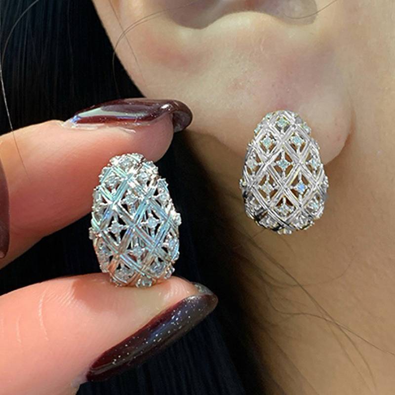 Huitan Cross Hollow Design Women Hoop Earrings Geometric Shaped Trendy Lady Party Accessories Elegant Luxury Zircon with CZ
Huitan Cross Hollow Design Women Hoop Earrings Geometric Shaped Trendy Lady Party Accessories Elegant Luxury Zircon with CZ