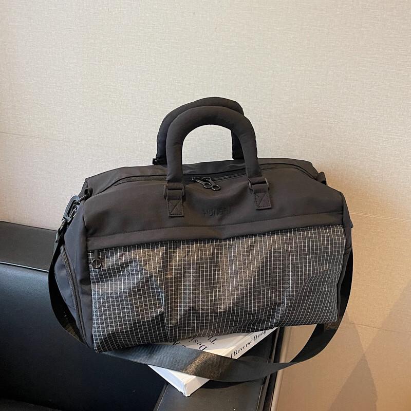 Wet/Dry Separation Gym & Travel Shoulder Bag
Wet/Dry Separation Gym & Travel Shoulder Bag