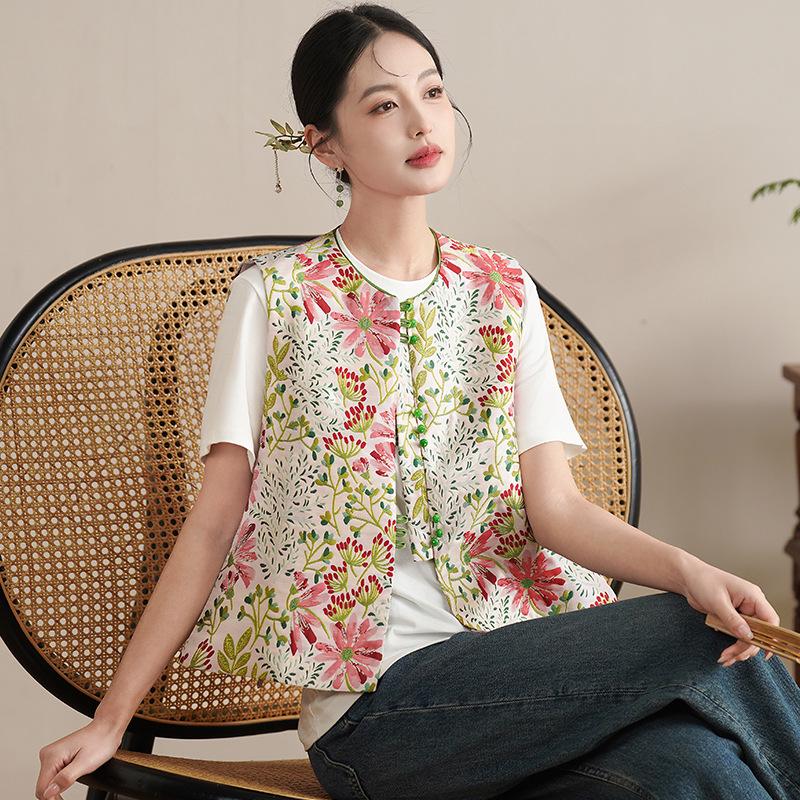 Luxurious Retro Jacquard Embroidered Sleeveless Cardigan Vest for Women - Chinese-Inspired Fashion Medium
Luxurious Retro Jacquard Embroidered Sleeveless Cardigan Vest for Women - Chinese-Inspired Fashion Medium