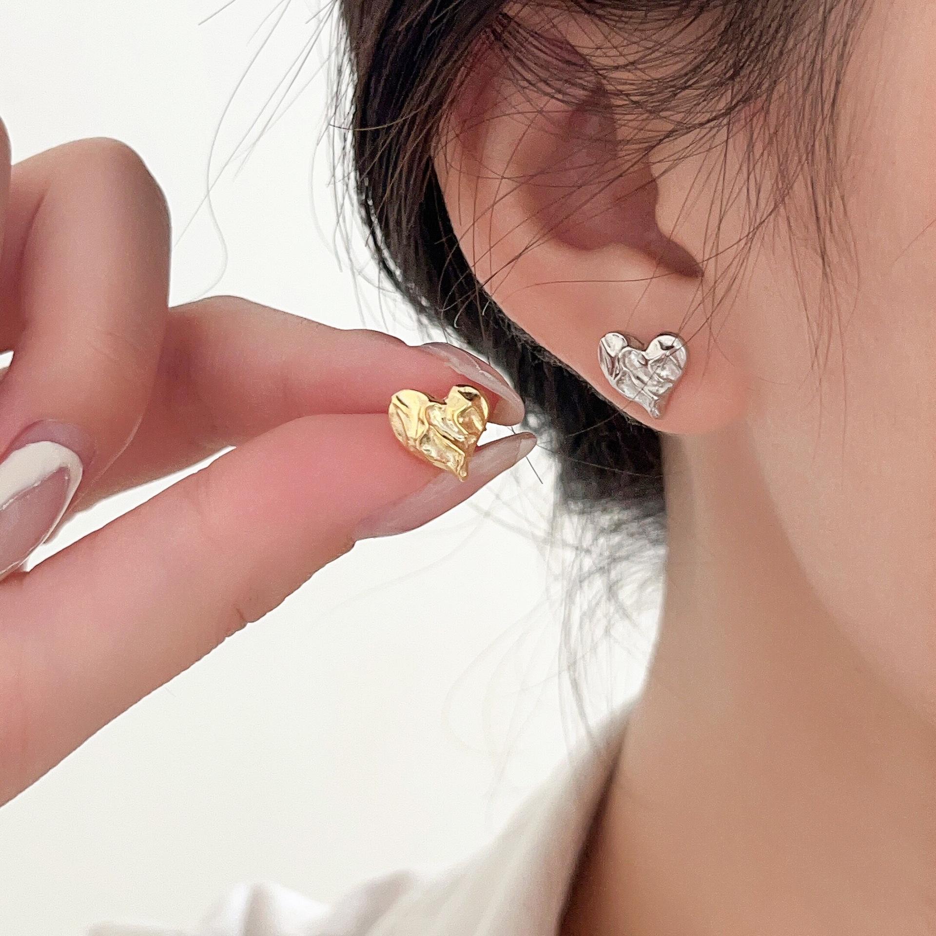 Yinruitai S925 Sterling Silver Irregular Tin Foil Textured Heart Earrings - Cold Style Commuting Jewelry for Women Sterling Silver 925 золотой
Yinruitai S925 Sterling Silver Irregular Tin Foil Textured Heart Earrings - Cold Style Commuting Jewelry for Women Sterling Silver 925 золотой