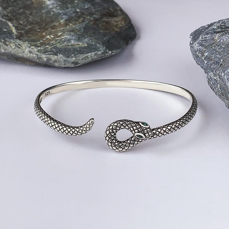 New Fashion Creative Snake Bangle 925 Sterling Silver Jewelry Personality Animal Green-Eyed Opening Bracelets TYB642 серебряный
New Fashion Creative Snake Bangle 925 Sterling Silver Jewelry Personality Animal Green-Eyed Opening Bracelets TYB642 серебряный