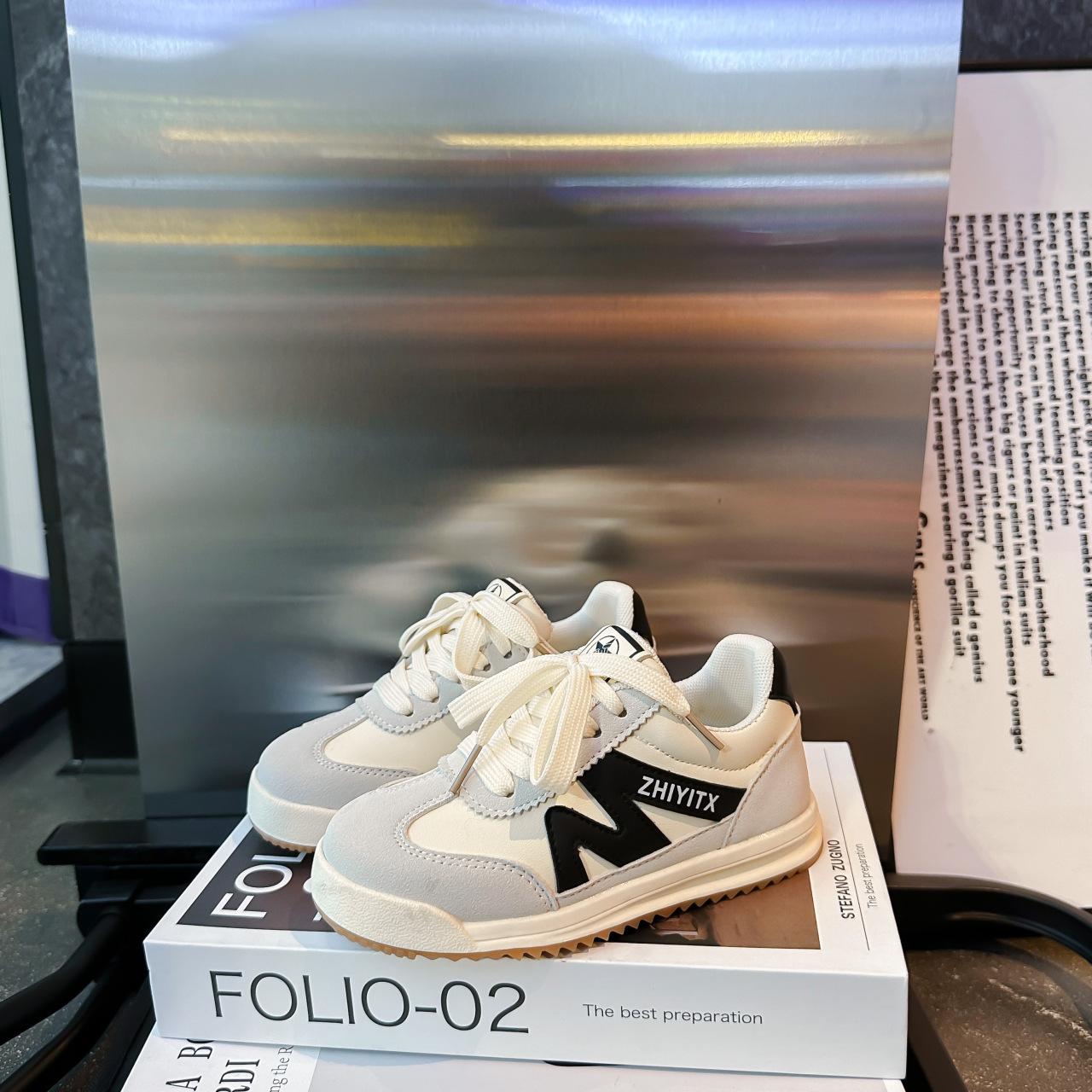 Girls shoes 2025 new autumn children s sports shoes breathable casual boys Forrest Gump shoes big children soft sole light 26
Girls shoes 2025 new autumn children s sports shoes breathable casual boys Forrest Gump shoes big children soft sole light 26