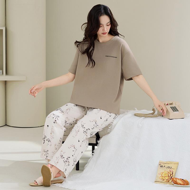 Women s Pure Cotton Summer Pajama Set: Short Sleeve Top & Long Pants with Pockets, Plus Size. M (40-50 kg)
Women s Pure Cotton Summer Pajama Set: Short Sleeve Top & Long Pants with Pockets, Plus Size. M (40-50 kg)