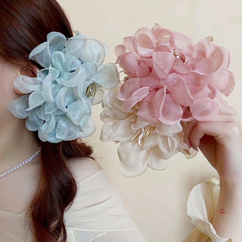 Acrylic fabric flower pearl hairpin women s fashion fresh wind grab clip high-end temperament versatile headgear
Acrylic fabric flower pearl hairpin women s fashion fresh wind grab clip high-end temperament versatile headgear