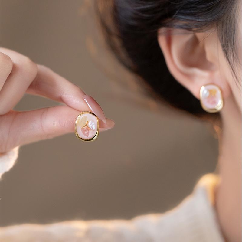 French Monet Oil Painting Wind Light Pink Natural Stud Earrings Women 2025 New Explosive Earrings Light Luxury High-End Ear Accessories
French Monet Oil Painting Wind Light Pink Natural Stud Earrings Women 2025 New Explosive Earrings Light Luxury High-End Ear Accessories