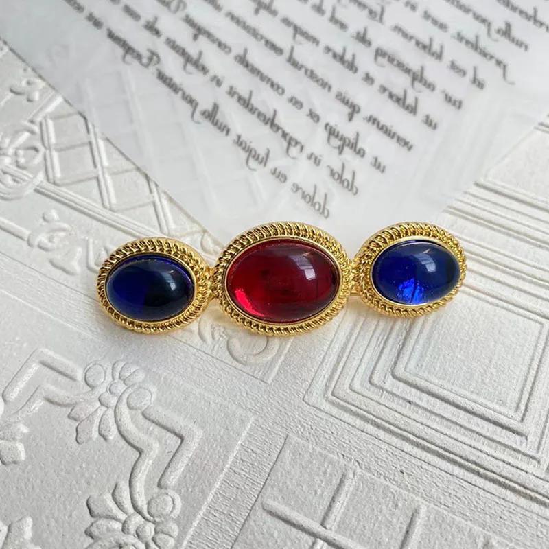 Vintage Women Men Palace Baroque Round Rhinestone Resin Stone Brooches Badges Retro Classic Style Unisex Simple Corsage Pins
Vintage Women Men Palace Baroque Round Rhinestone Resin Stone Brooches Badges Retro Classic Style Unisex Simple Corsage Pins
