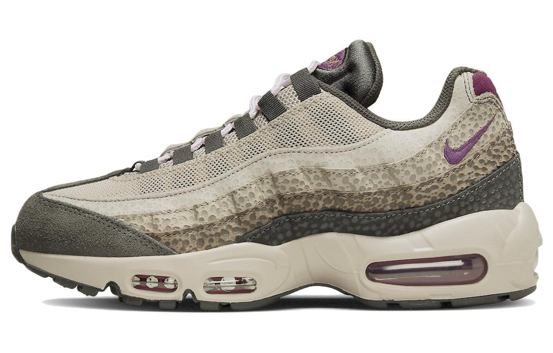 Nike Air Max 95 Viotech Women s DX2955-001 42
Nike Air Max 95 Viotech Women s DX2955-001 42