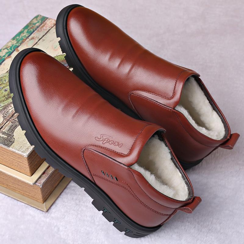 Summer and autumn men s new soft-soled soft leather shoes leather shoes men s trend lightweight British leather shoes 44 коричневый
Summer and autumn men s new soft-soled soft leather shoes leather shoes men s trend lightweight British leather shoes 44 коричневый