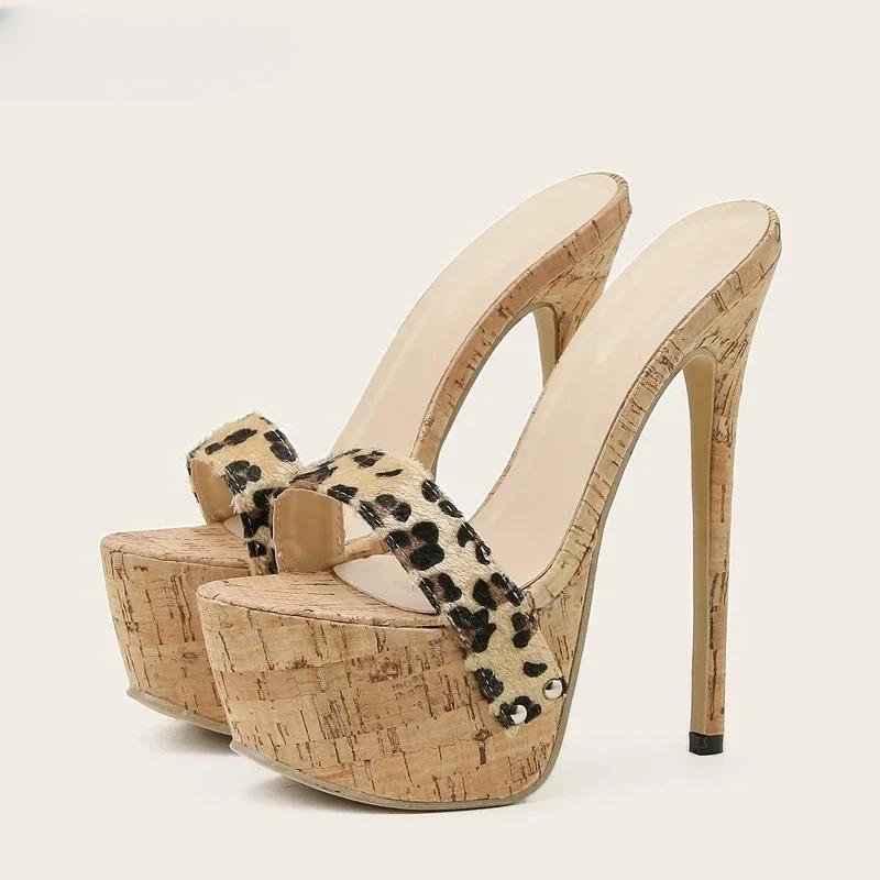 Летние шлепанцы на высоком каблуке Женские массивные женские босоножки-мюли с ремешком через пятку Размеры 35-42 35 леопардовый
Летние шлепанцы на высоком каблуке Женские массивные женские босоножки-мюли с ремешком через пятку Размеры 35-42 35 леопардовый