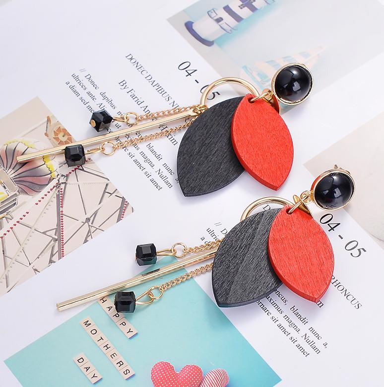 Korean Temperament Long Section Of Wood Metal Strip Black Beads Wild Tassel Pendant Earrings Female Simple Ear Zircon красный
Korean Temperament Long Section Of Wood Metal Strip Black Beads Wild Tassel Pendant Earrings Female Simple Ear Zircon красный