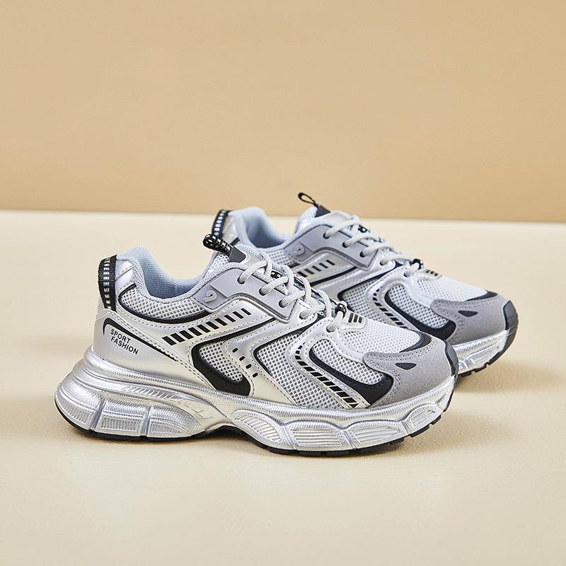Женские повседневные массивные кроссовки с дышащей сеткой, легкие прогулочные туфли для женщин, нескользящие кроссовки на шнуровке для бега, удобные теннисные туфли 40 серый
Женские повседневные массивные кроссовки с дышащей сеткой, легкие прогулочные туфли для женщин, нескользящие кроссовки на шнуровке для бега, удобные теннисные туфли 40 серый