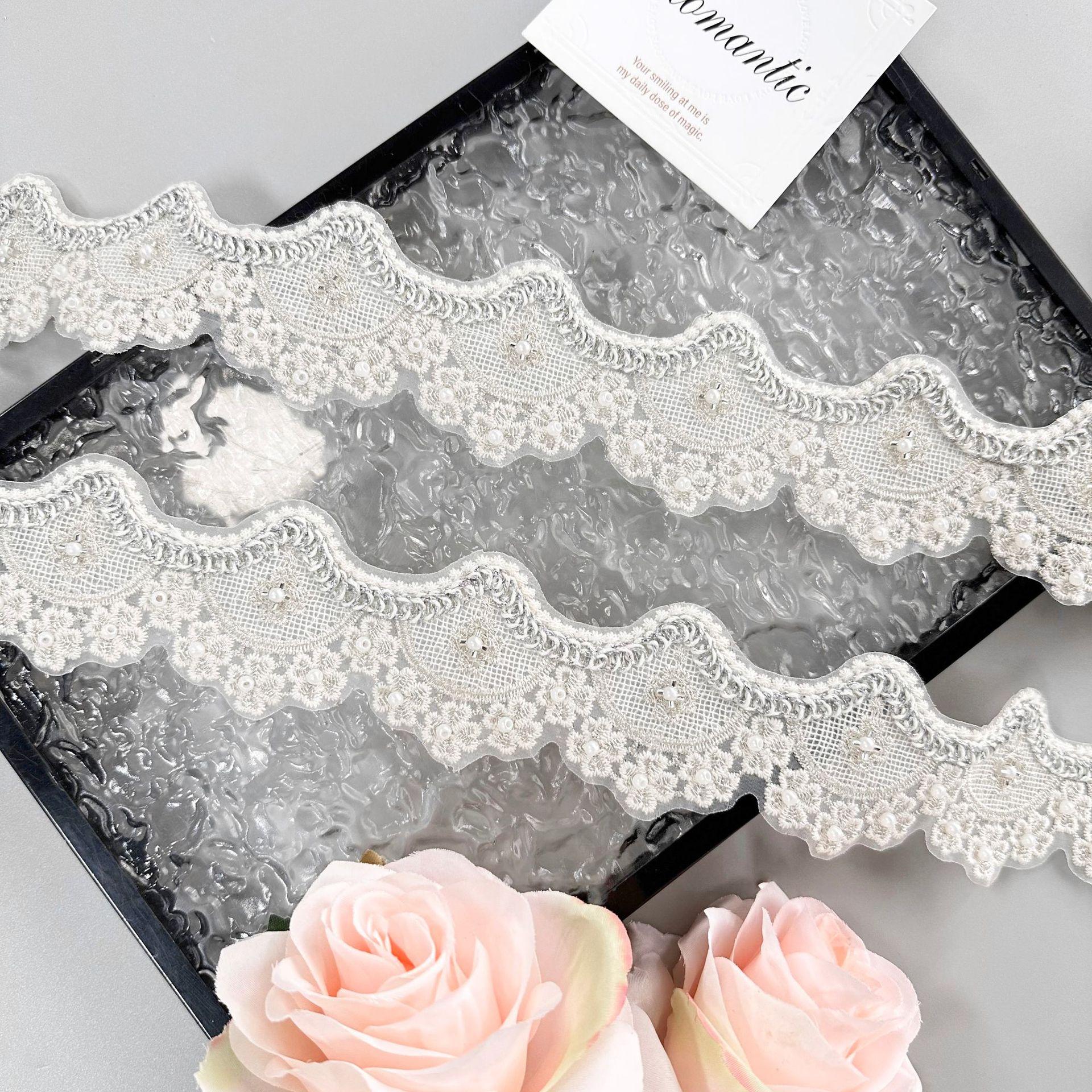 5.5 см Волнистая органза Вышивка бисером Штрих-код Одежда Багаж Юбка Декоративное кружево Аксессуары T3190 Silver
5.5 см Волнистая органза Вышивка бисером Штрих-код Одежда Багаж Юбка Декоративное кружево Аксессуары T3190 Silver