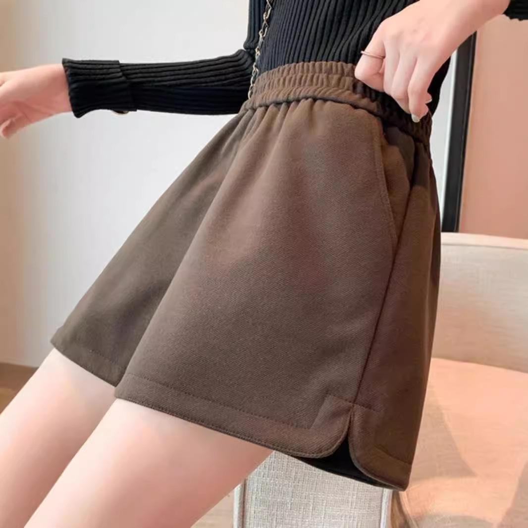 Versatile A-line Elastic High Waist Woolen Shorts - Women s Autumn/Winter 2024 Collection, Loose Fit, Slimming Wide Leg Design. 2XL (131-147 lbs)
Versatile A-line Elastic High Waist Woolen Shorts - Women s Autumn/Winter 2024 Collection, Loose Fit, Slimming Wide Leg Design. 2XL (131-147 lbs)