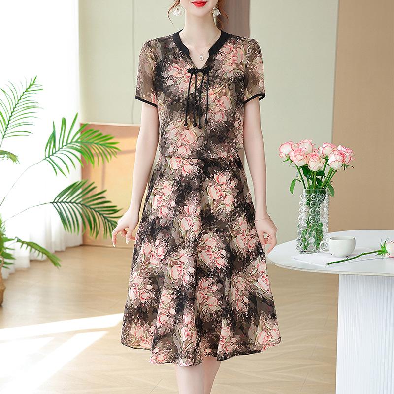 2026 Spring/Summer Fashionable V-Neck Short Sleeve Slimming Dress for Middle-Aged and Elderly Women 4XL коричневый
2026 Spring/Summer Fashionable V-Neck Short Sleeve Slimming Dress for Middle-Aged and Elderly Women 4XL коричневый