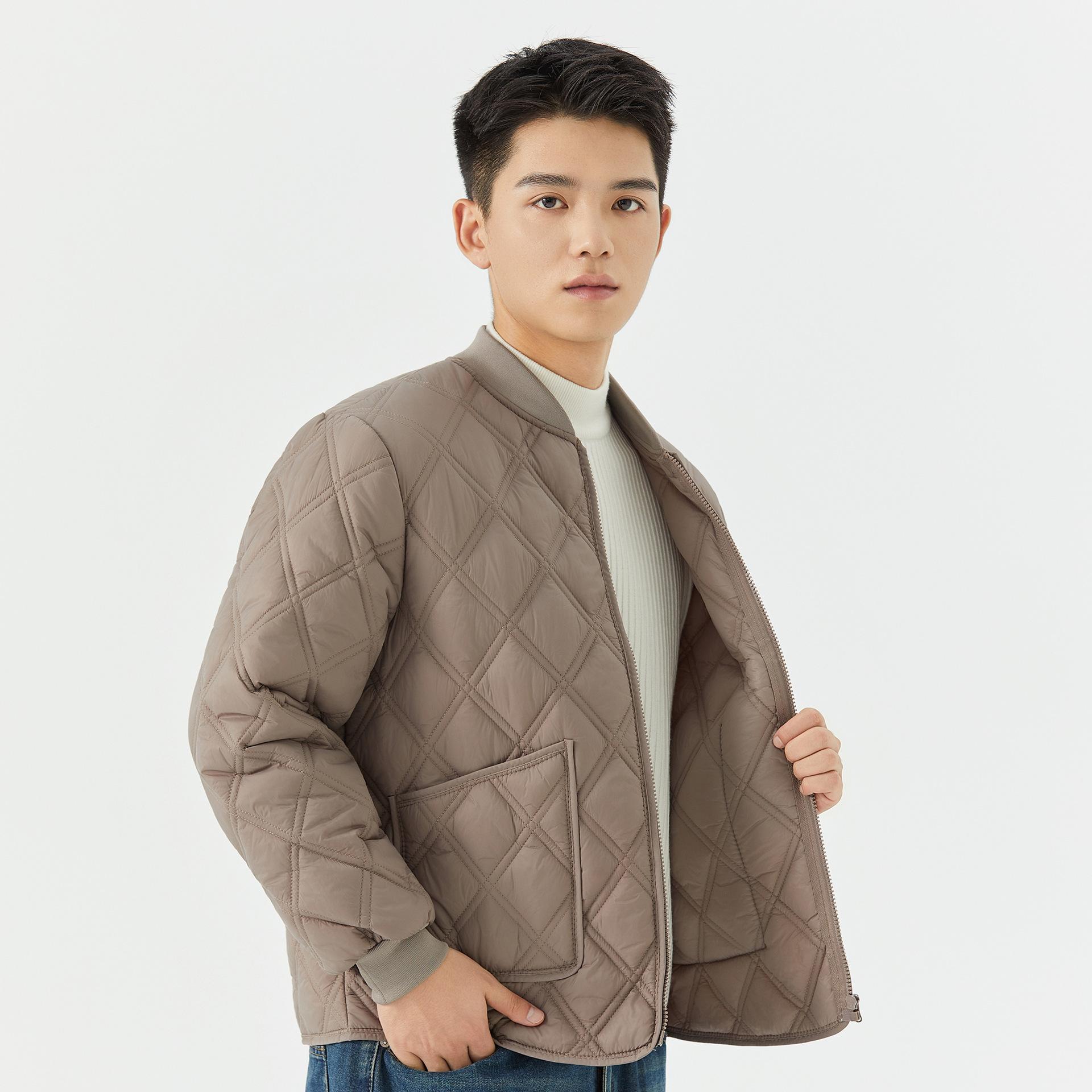 Men s Winter Warm Jacket With Pockets Outdoor Indoor Windproof Full Zip Padded Long Sleeve Coats for Men Thick Fleece Lined Quilted House Wear Jackets 4XL
Men s Winter Warm Jacket With Pockets Outdoor Indoor Windproof Full Zip Padded Long Sleeve Coats for Men Thick Fleece Lined Quilted House Wear Jackets 4XL