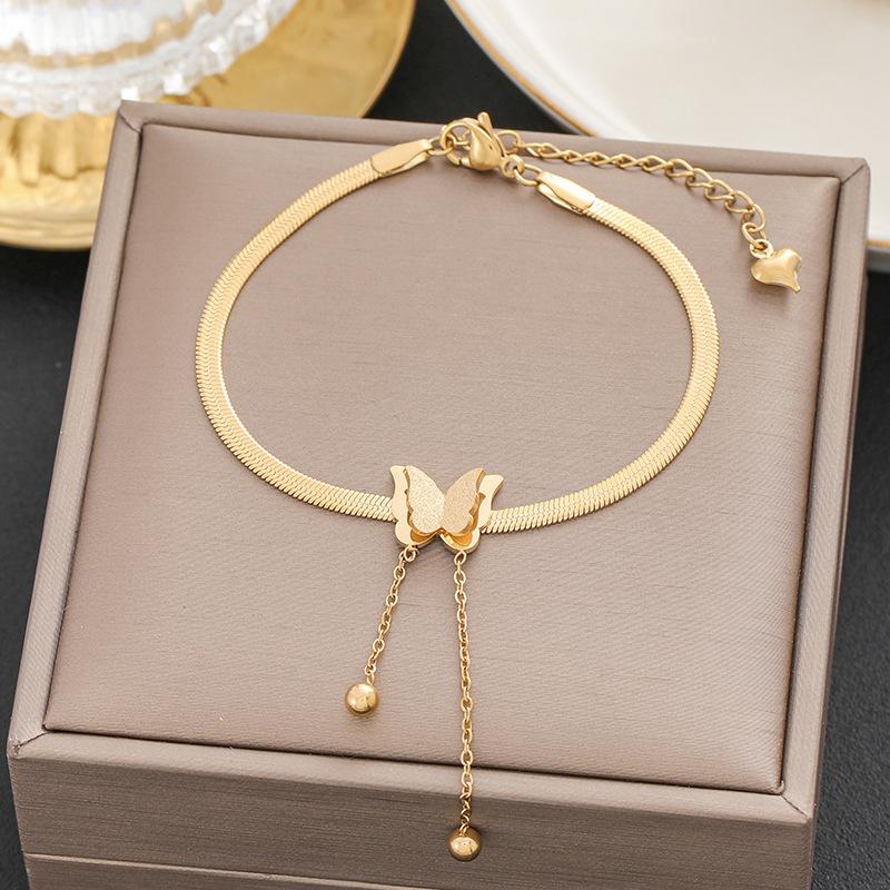 The golden bow bracelet does not fade and is suitable for various occasions
The golden bow bracelet does not fade and is suitable for various occasions