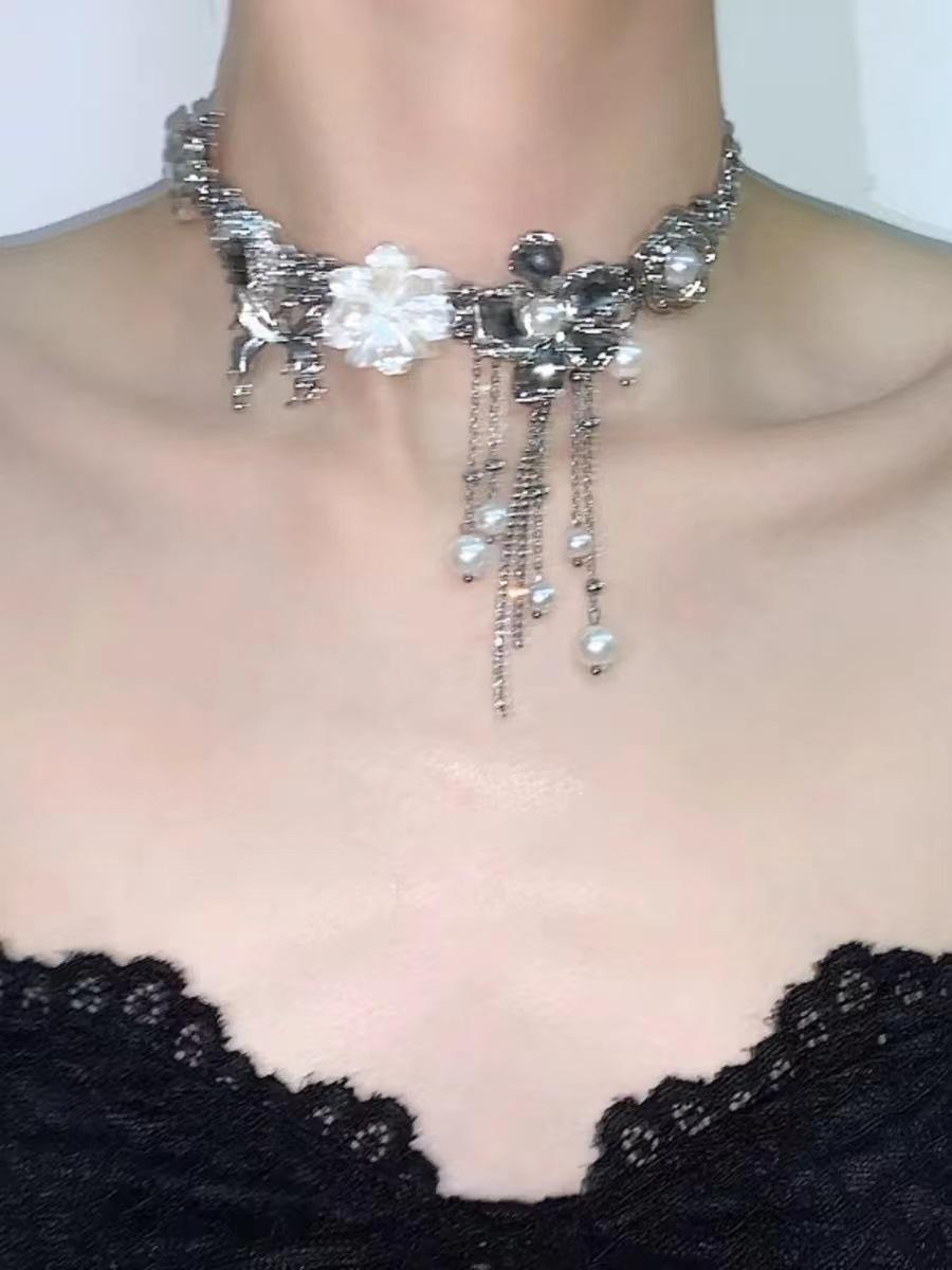 Romantic Temperament Butterfly Flowers Imitation Pearl Tassels Necklace for Women Fashion Hot Girl Collar Chain Jewelry Gifts
Romantic Temperament Butterfly Flowers Imitation Pearl Tassels Necklace for Women Fashion Hot Girl Collar Chain Jewelry Gifts