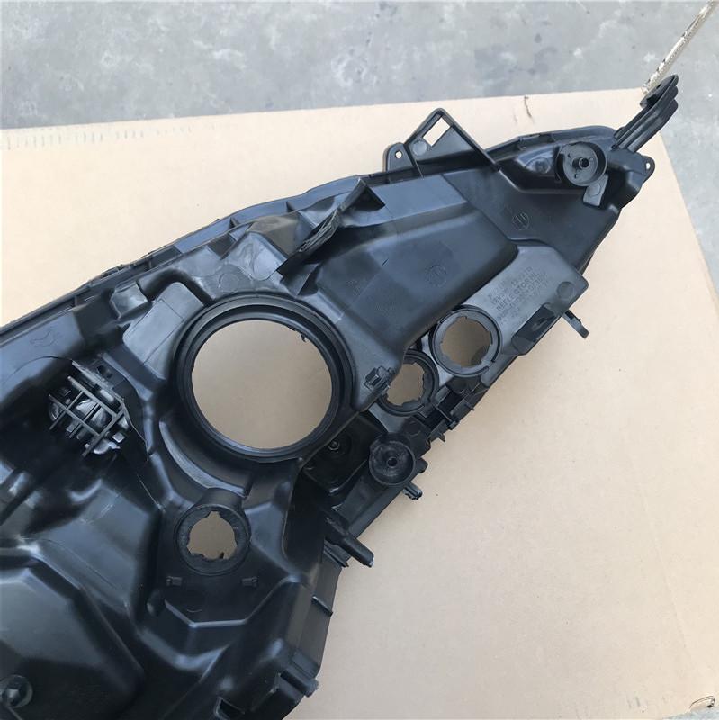 Sylphy 16-18 Крышка задней и нижней части фары Standard, Front Right Low Edition
Sylphy 16-18 Крышка задней и нижней части фары Standard, Front Right Low Edition