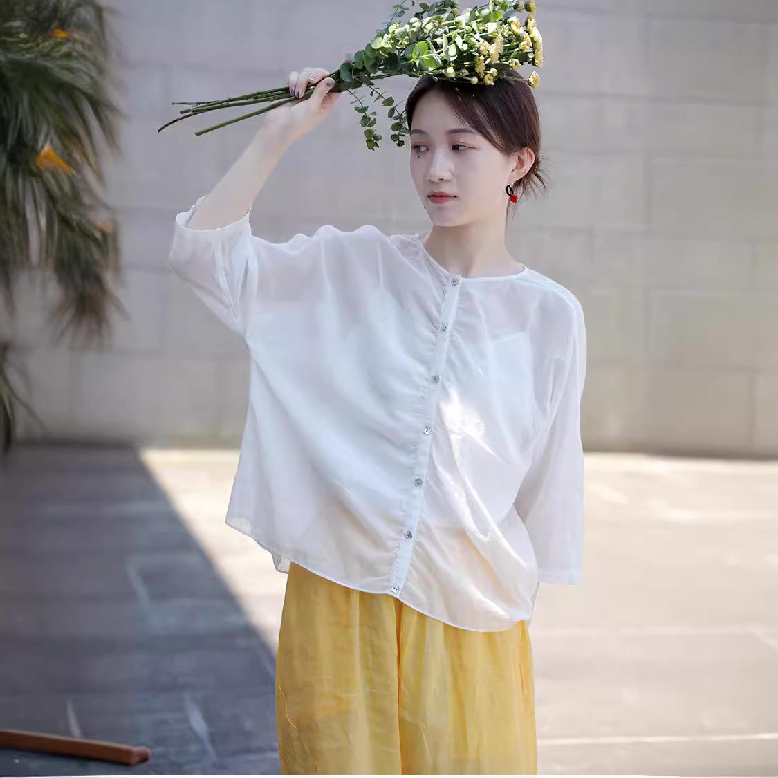 Summer Retro Ultra-Light Sheer Cotton Blouse - Dust White, Round Neck, Pleated, Loose Fit Large білий
Summer Retro Ultra-Light Sheer Cotton Blouse - Dust White, Round Neck, Pleated, Loose Fit Large білий