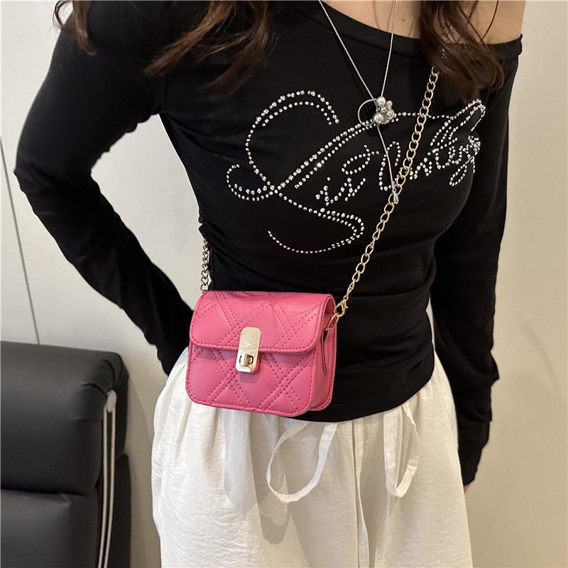 Summer new diamond chain fashionable versatile gas shoulder messenger bag cross чёрный
Summer new diamond chain fashionable versatile gas shoulder messenger bag cross чёрный