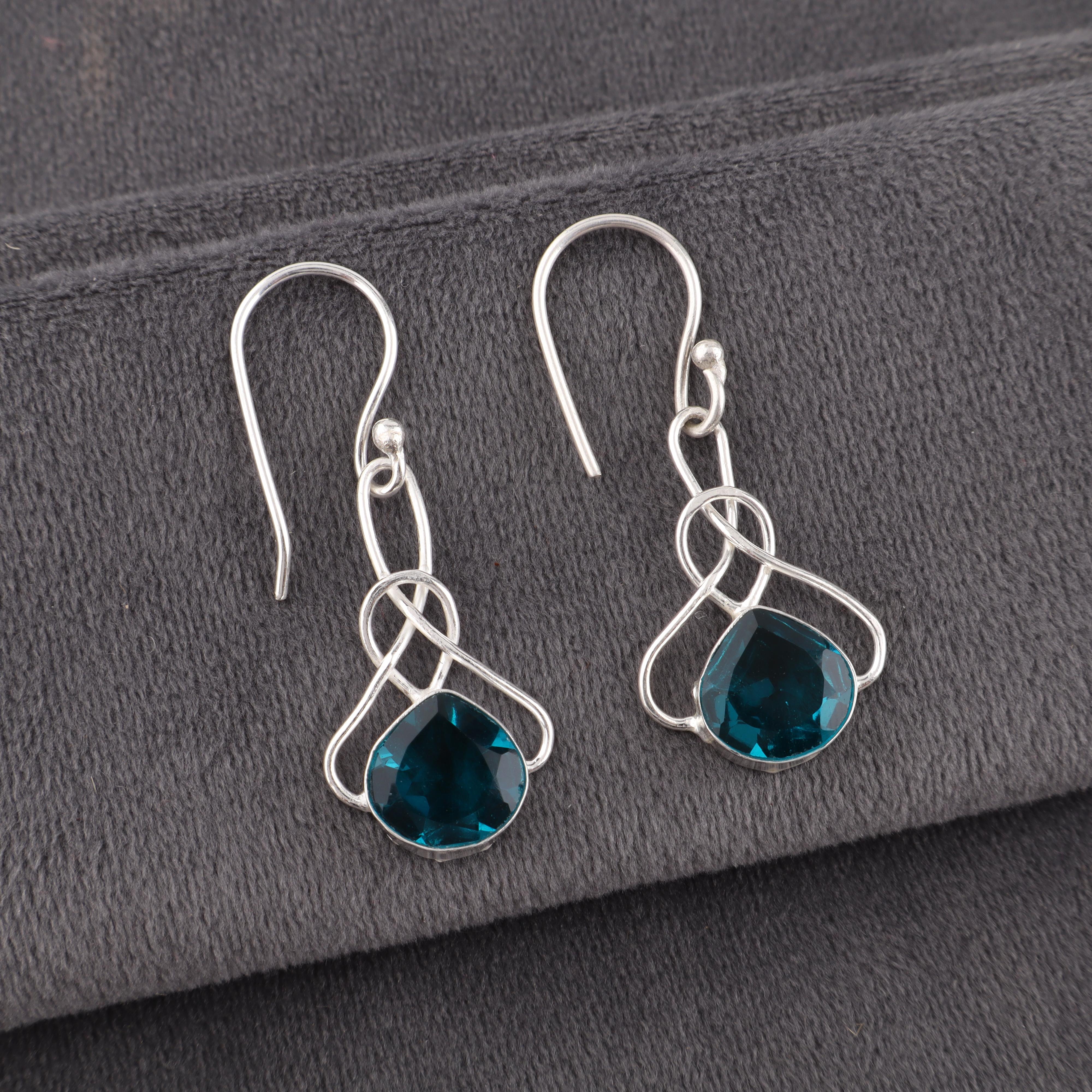 Апатит Ювелирные изделия из серебра ручной работы, Серьги из стерлингового серебра 925 пробы, Красивые ювелирные изделия с драгоценными камнями ручной работы, Серьги с апатитом для нее 1.50 Inches синий
Апатит Ювелирные изделия из серебра ручной работы, Серьги из стерлингового серебра 925 пробы, Красивые ювелирные изделия с драгоценными камнями ручной работы, Серьги с апатитом для нее 1.50 Inches синий