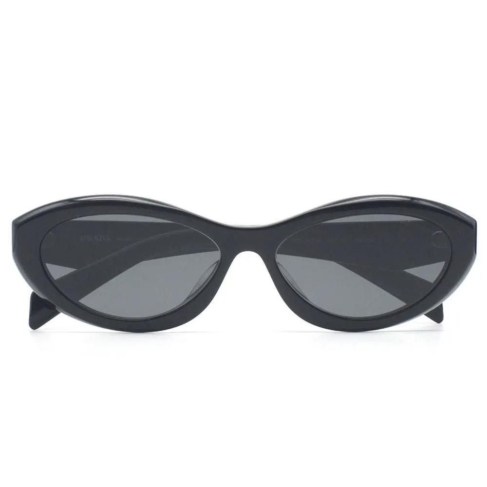 Prada SPR26Z-F 16K-08Z (56) Black Sunglasses
Prada SPR26Z-F 16K-08Z (56) Black Sunglasses