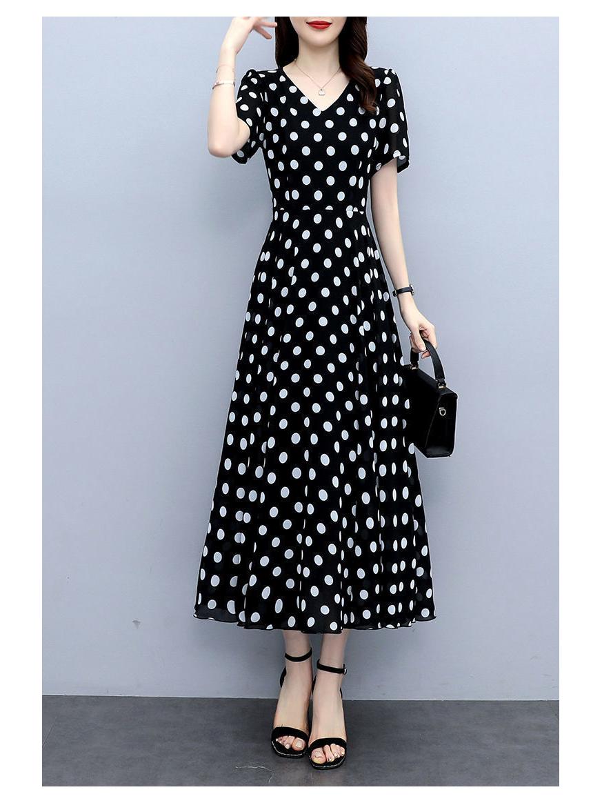 Летнее облегающее длинное платье в горошек 2022 3XL чёрный
Летнее облегающее длинное платье в горошек 2022 3XL чёрный