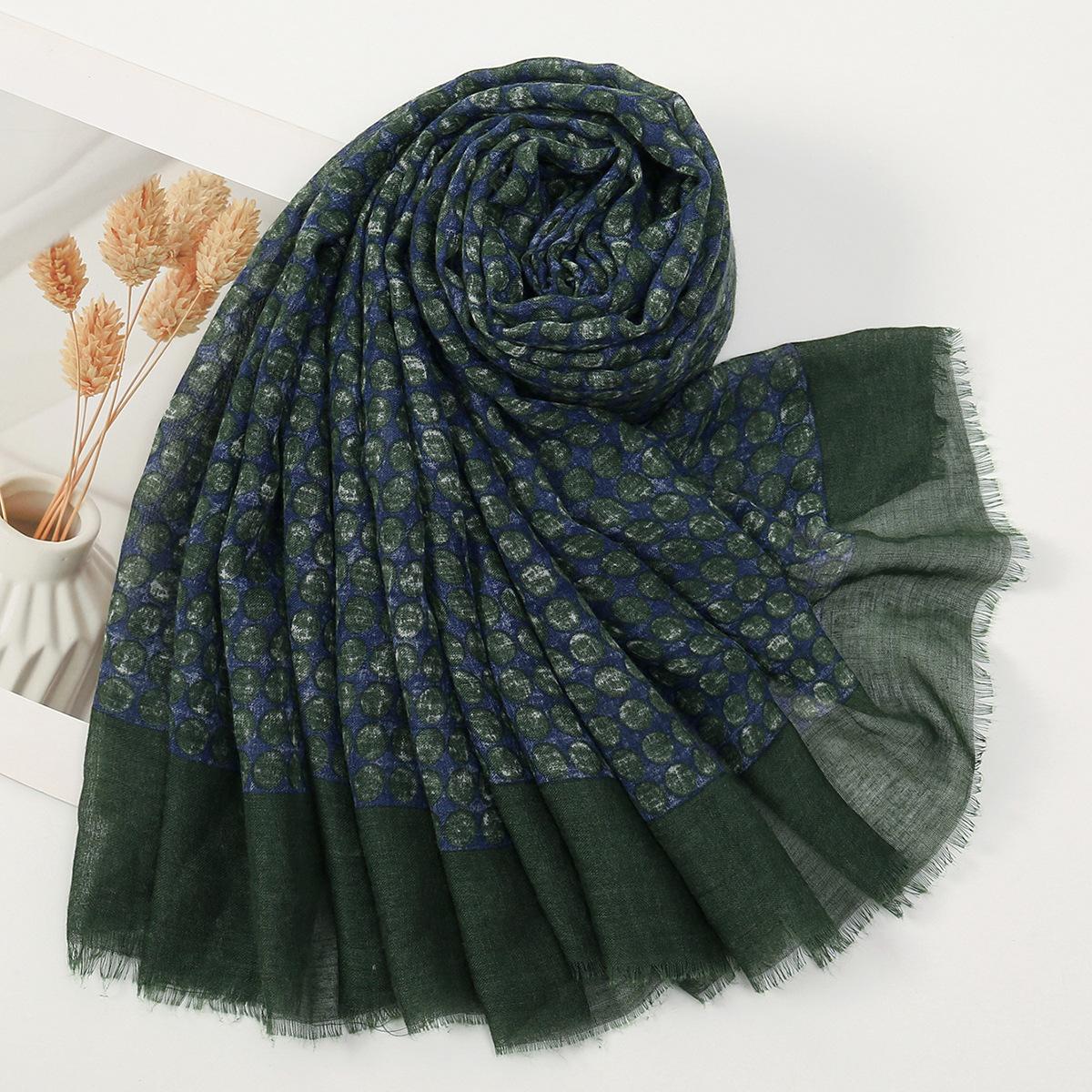 Color Printed Tassel Scarf Female Bohemian Shawl Seaside Travel Vacation Sunscreen Fashion Lightweight Breathable Fabric with Floral Design, 185-90cm
Color Printed Tassel Scarf Female Bohemian Shawl Seaside Travel Vacation Sunscreen Fashion Lightweight Breathable Fabric with Floral Design, 185-90cm