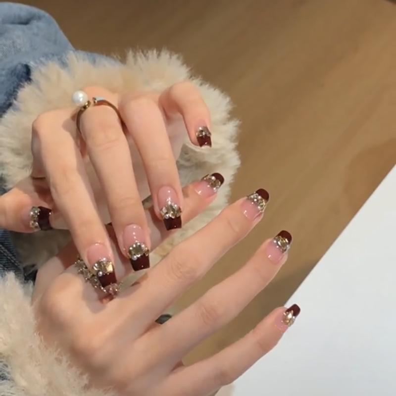 30-Piece French Burgundy Press-On Short Nails - Glittery, Extra Shiny, High-End False Nails for Autumn and Winter GN026【Glue Included】 
30-Piece French Burgundy Press-On Short Nails - Glittery, Extra Shiny, High-End False Nails for Autumn and Winter GN026【Glue Included】