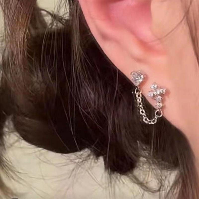 1 шт./1 комплект Милые гвоздики-пусеты для козелка уха в виде лапки щенка с цирконом и бабочкой Роскошные серьги в стиле Y2K для женщин в подарок
1 шт./1 комплект Милые гвоздики-пусеты для козелка уха в виде лапки щенка с цирконом и бабочкой Роскошные серьги в стиле Y2K для женщин в подарок