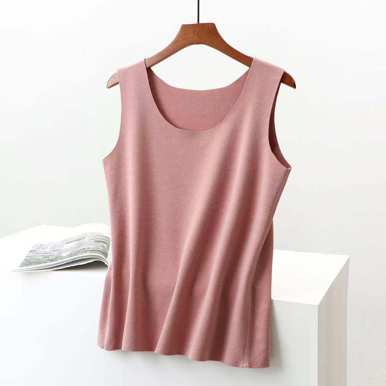 Women s Plus Size Velvet-Lined Warm Vest: Slim Fit Round Neck Base Layer for Autumn/Winter 3XL
Women s Plus Size Velvet-Lined Warm Vest: Slim Fit Round Neck Base Layer for Autumn/Winter 3XL