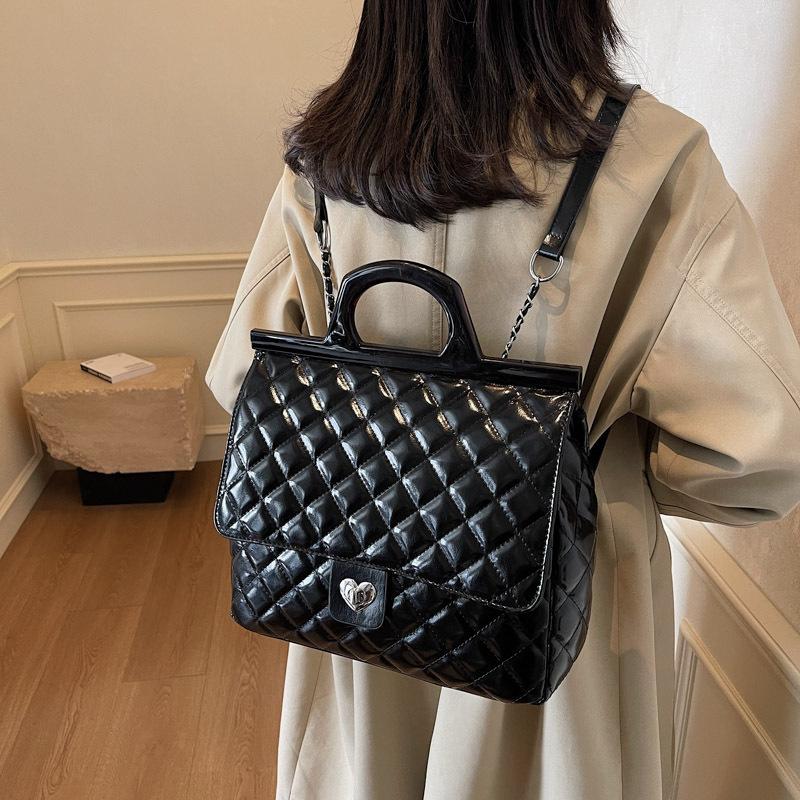 Wholesale European and American solid color PU quilting embroidery chain large capacity tote bag Ling temperament commuter shoulder crossbody 32*10*27 чорний
Wholesale European and American solid color PU quilting embroidery chain large capacity tote bag Ling temperament commuter shoulder crossbody 32*10*27 чорний