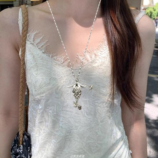 Metal Carving Birdhouse Necklace Adjustable Lightweight Men Women Bird House Pendant Chain Necklace Fashion Jewelry Accessories
Metal Carving Birdhouse Necklace Adjustable Lightweight Men Women Bird House Pendant Chain Necklace Fashion Jewelry Accessories
