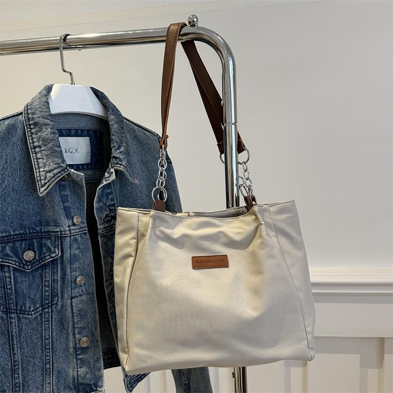 Повседневная вместительная сумка для поездок на работу женская 2025 новая модная универсальная холщовая сумка универсальная сумка через плечо простая сумка-тоут хаки
Повседневная вместительная сумка для поездок на работу женская 2025 новая модная универсальная холщовая сумка универсальная сумка через плечо простая сумка-тоут хаки
