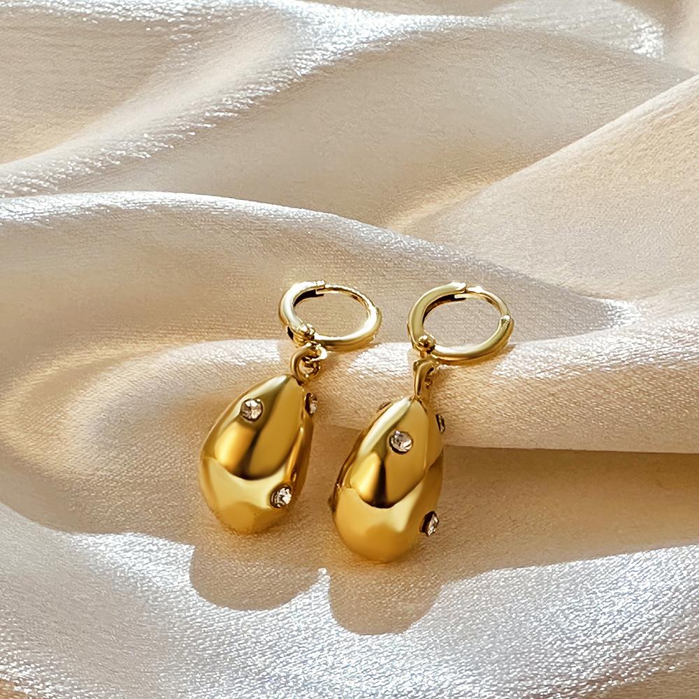 France Style Golden Color Glossy Irregular Mini Hoop Earrings for Women New Trend Circle Huggie Hoops Zircon Bijoux золотий
France Style Golden Color Glossy Irregular Mini Hoop Earrings for Women New Trend Circle Huggie Hoops Zircon Bijoux золотий