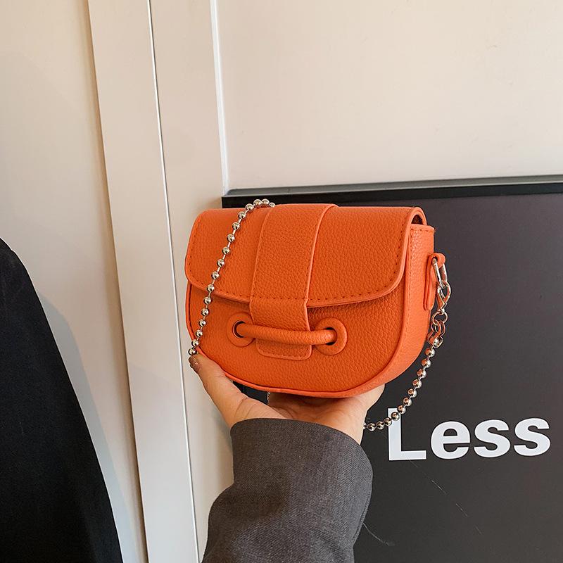 2024 літній новий простий фанат в іноземному стилі однотонний іноземний стиль персоналізований напівкруглий ланцюжок сідло косий span сумка жіноча помаранчевий
2024 літній новий простий фанат в іноземному стилі однотонний іноземний стиль персоналізований напівкруглий ланцюжок сідло косий span сумка жіноча помаранчевий
