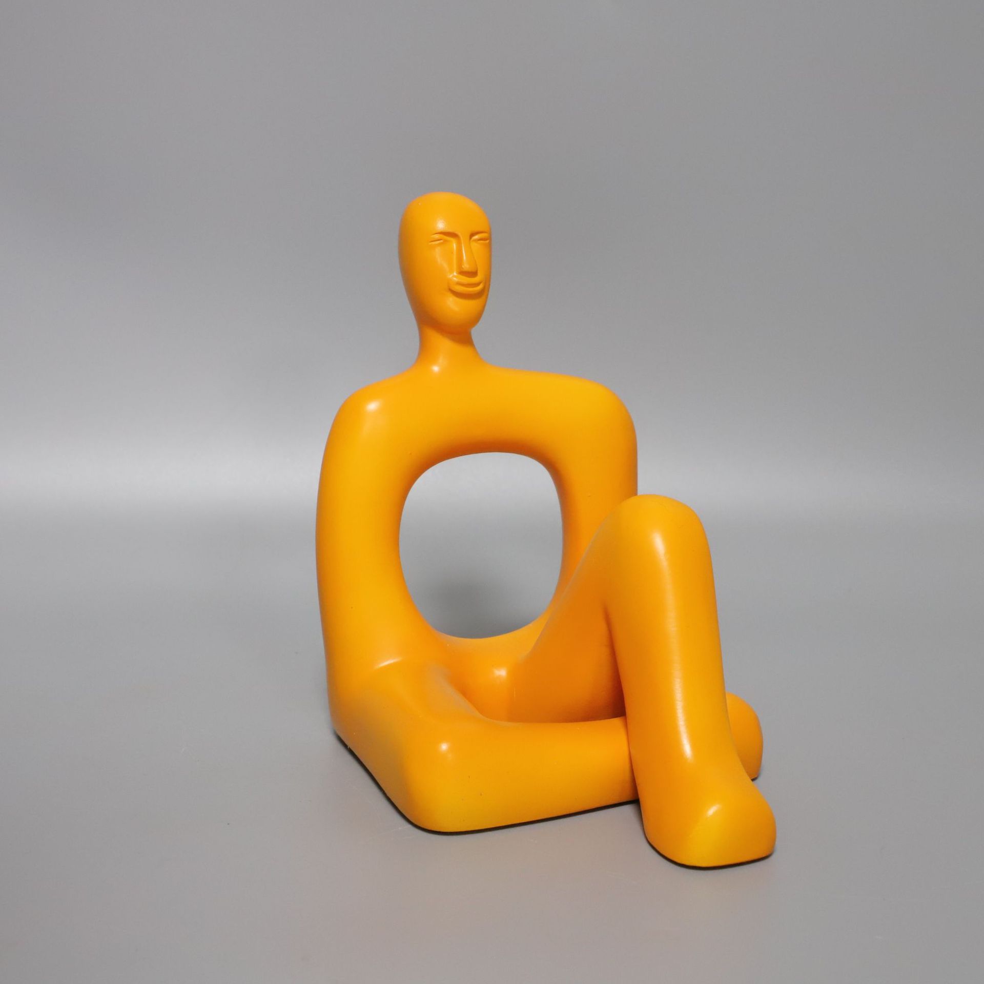 Creative Abstract Hollow Resin Human Sculpture Art Reclining Figure TV Cabinet Ornament Craft Indoor Aesthetic Decoration Gift
Creative Abstract Hollow Resin Human Sculpture Art Reclining Figure TV Cabinet Ornament Craft Indoor Aesthetic Decoration Gift